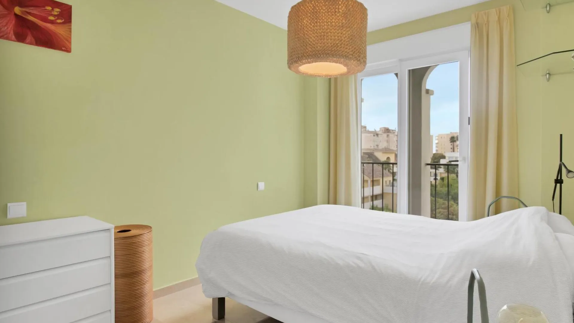 Estepona Puerto Blanco Appartement - Casa Valk contacts